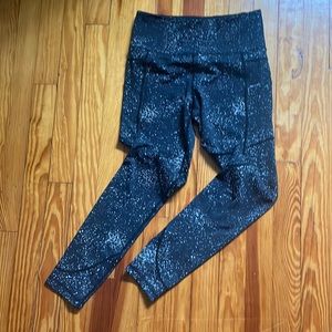 Zyia leggings. Flattering & Reflective.